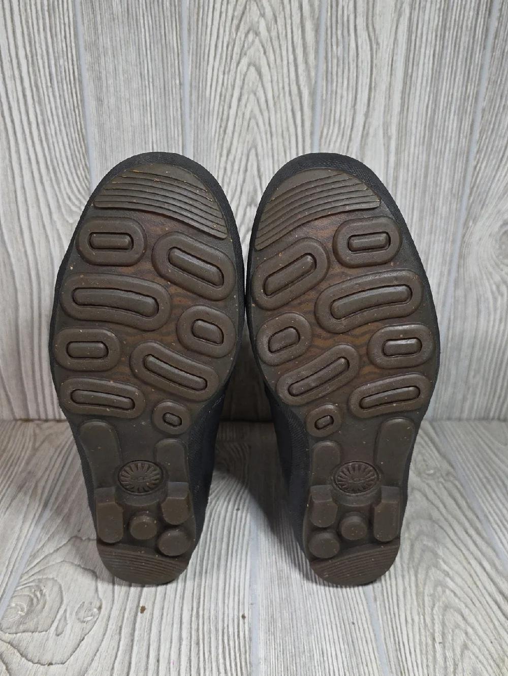 UGG Bellegarde Quilted Waterproof Winter Black Boots Womens Size 9.5